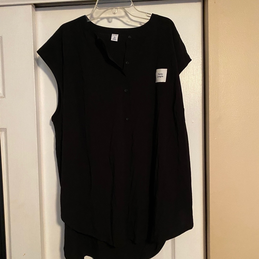 Black Sleeveless Button Blouse